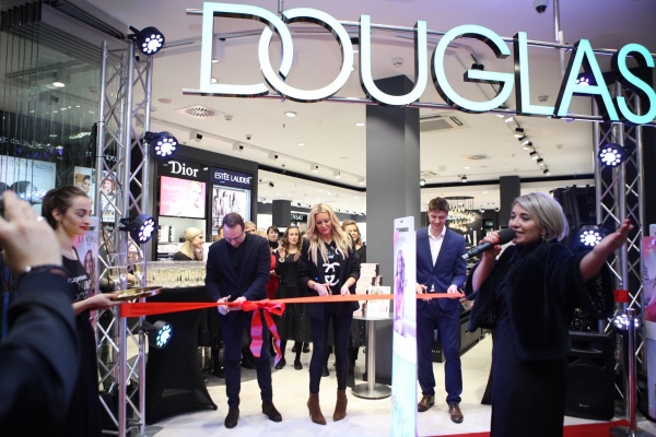 Slavnostní otevření zrekonstruované Parfumerie Douglas!