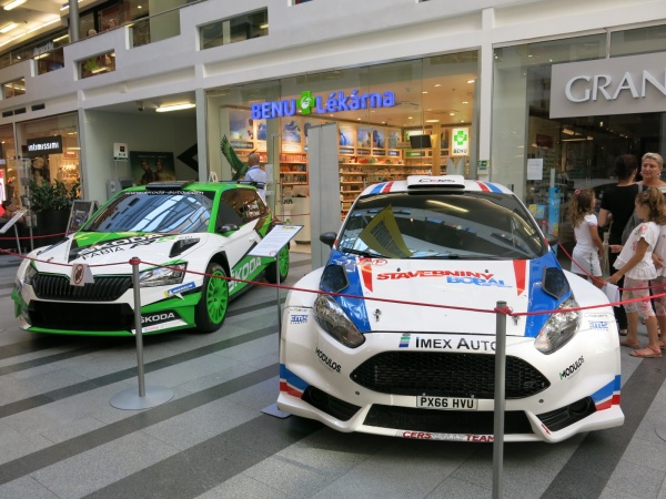 Výstava rally speciálů pokračuje! Škoda Fabia R5 a Ford Fiesta R5!
