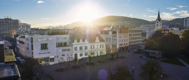 1. a 8. května Zlaté jablko OTEVŘENO